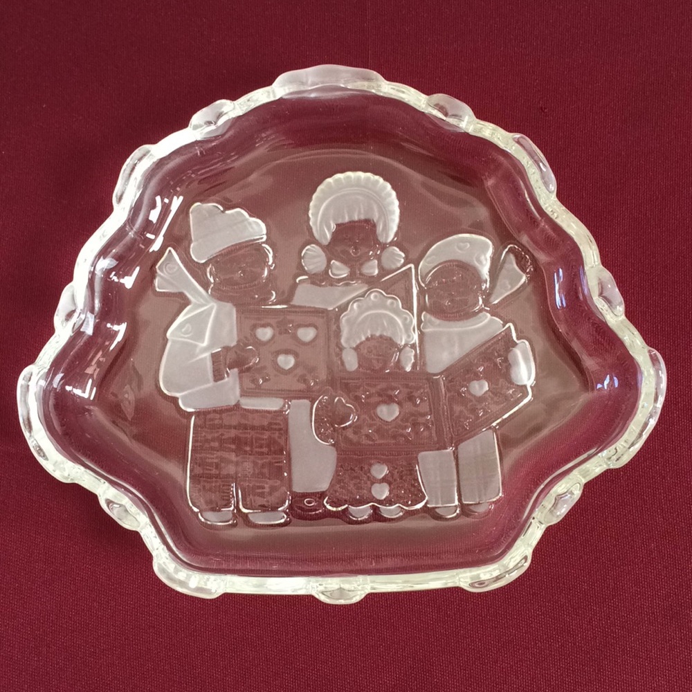 Mikasa Christmas Carolers Clear & Frosted Dish